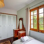 The Chestnut Garden - Сasa de vacaciones Fenais da Luz