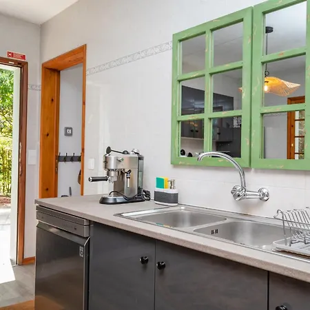 The Chestnut Garden - Holiday home