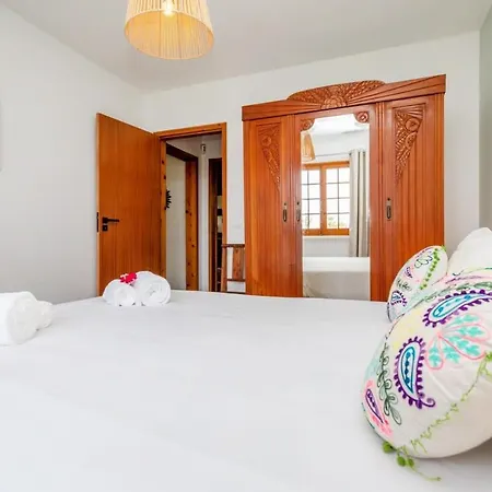 Holiday home The Chestnut Garden - *